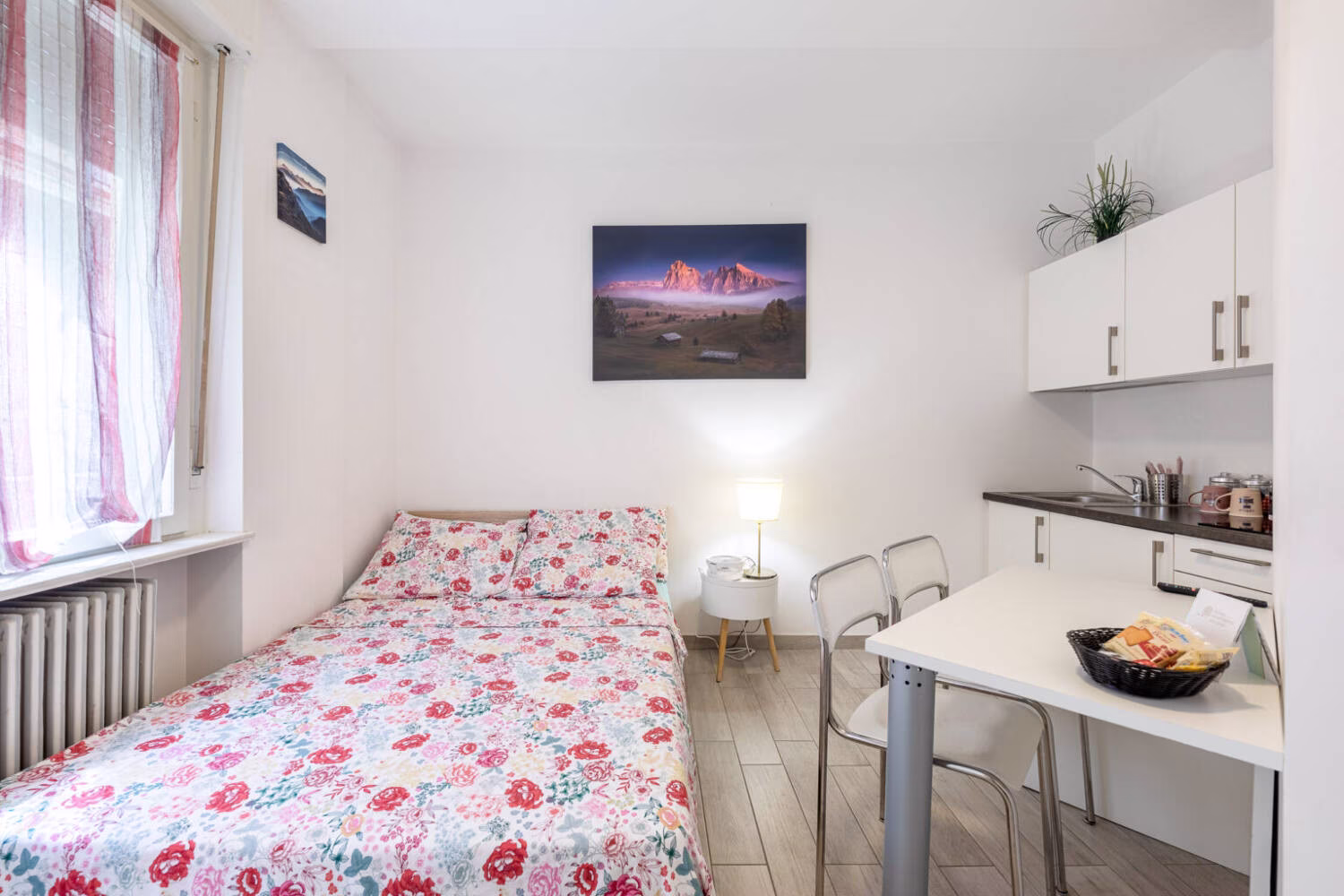 N1 — Little Room with Kitchenette